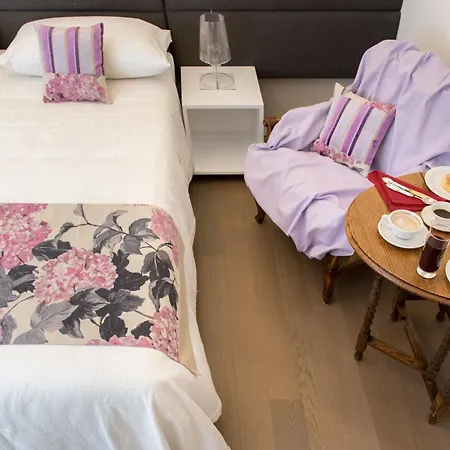 Approdo Ripetta B&B 로마